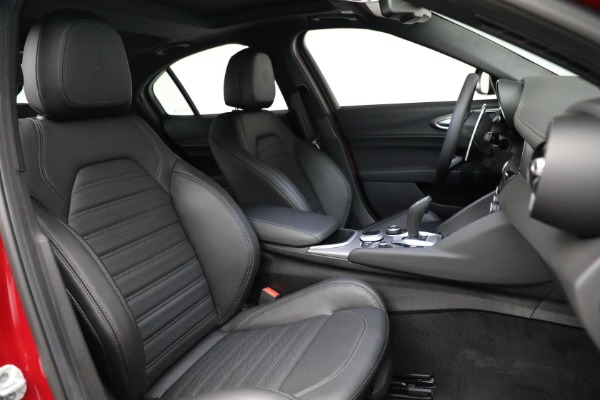 New 2022 Alfa Romeo Giulia Veloce for sale Sold at Maserati of Westport in Westport CT 06880 21