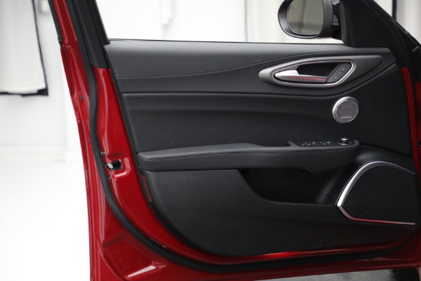 New 2022 Alfa Romeo Giulia Veloce for sale Sold at Maserati of Westport in Westport CT 06880 22