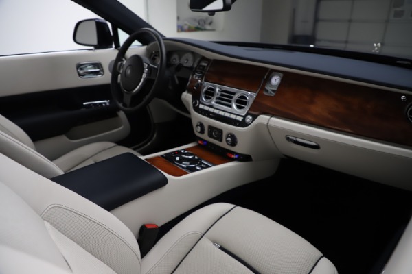 Used 2016 Rolls-Royce Dawn for sale $243,900 at Maserati of Westport in Westport CT 06880 28