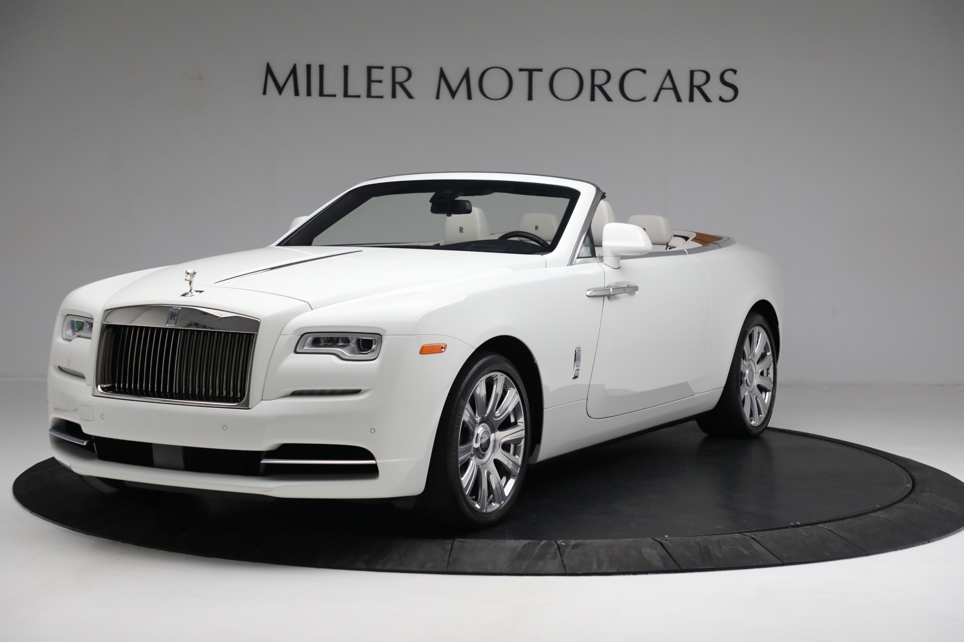 Used 2016 Rolls-Royce Dawn for sale Sold at Maserati of Westport in Westport CT 06880 1