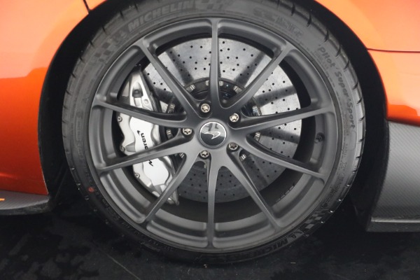 Used 2016 McLaren 675LT Spider for sale $280,900 at Maserati of Westport in Westport CT 06880 26