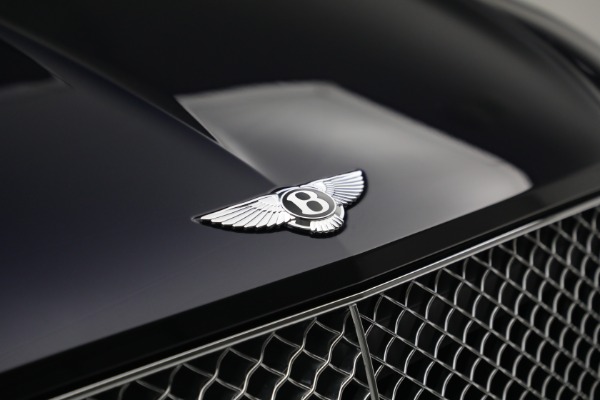 Used 2021 Bentley Bentayga V8 for sale Sold at Maserati of Westport in Westport CT 06880 12