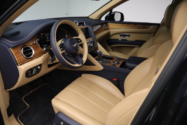Used 2021 Bentley Bentayga V8 for sale Sold at Maserati of Westport in Westport CT 06880 15