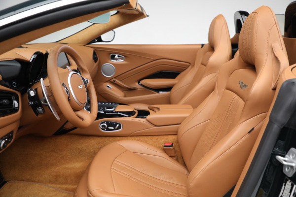 New 2022 Aston Martin Vantage Roadster for sale $192,716 at Maserati of Westport in Westport CT 06880 14