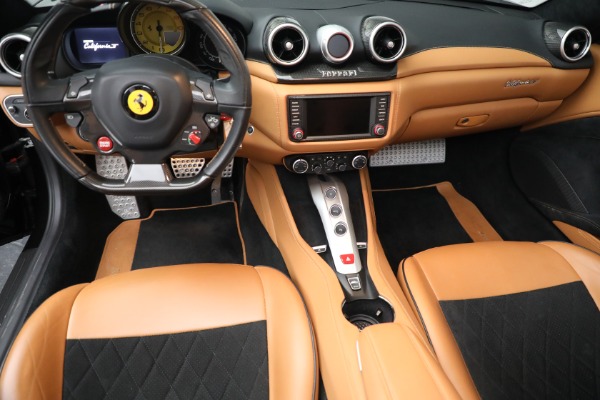 Used 2017 Ferrari California T for sale $178,900 at Maserati of Westport in Westport CT 06880 21