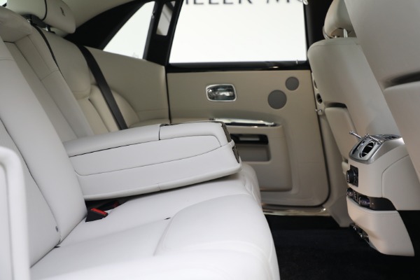Used 2017 Rolls-Royce Ghost for sale $226,900 at Maserati of Westport in Westport CT 06880 23