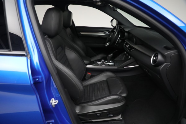 Used 2022 Alfa Romeo Stelvio Veloce for sale $32,900 at Maserati of Westport in Westport CT 06880 15