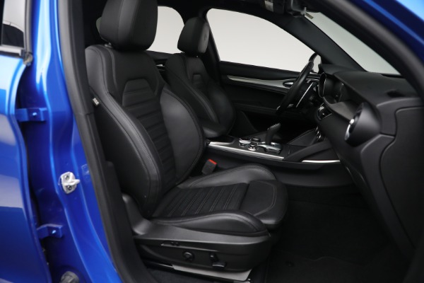Used 2022 Alfa Romeo Stelvio Veloce for sale $32,900 at Maserati of Westport in Westport CT 06880 16