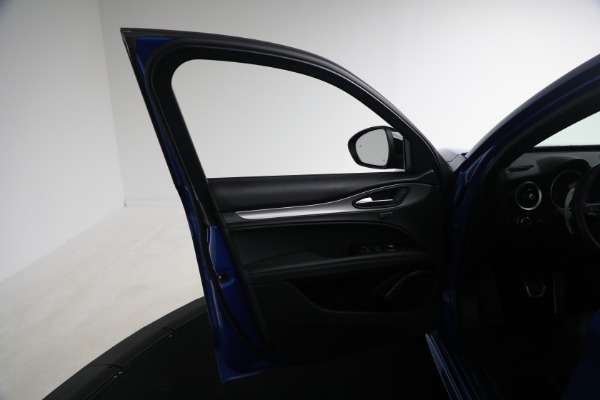 Used 2022 Alfa Romeo Stelvio Veloce for sale $32,900 at Maserati of Westport in Westport CT 06880 23