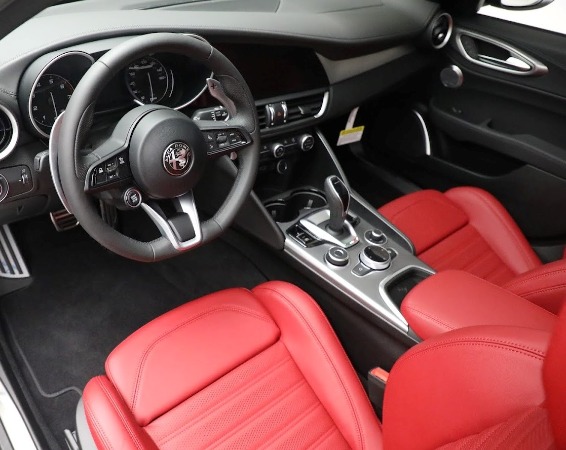 New 2022 Alfa Romeo Giulia Veloce for sale Sold at Maserati of Westport in Westport CT 06880 13