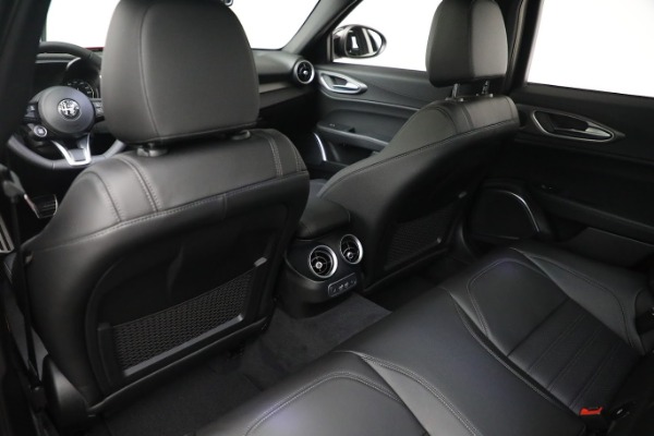 Used 2022 Alfa Romeo Giulia Veloce for sale $29,900 at Maserati of Westport in Westport CT 06880 19