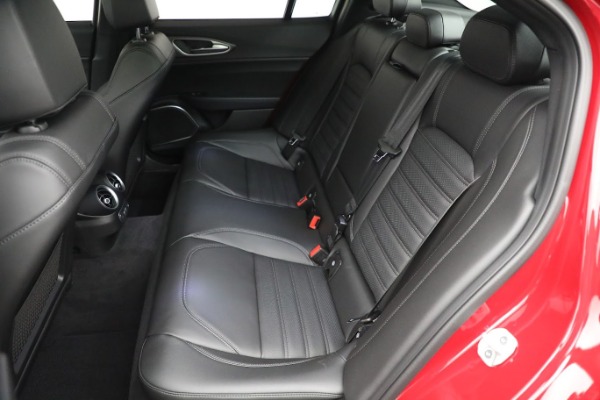 Used 2022 Alfa Romeo Giulia Veloce for sale $29,900 at Maserati of Westport in Westport CT 06880 20