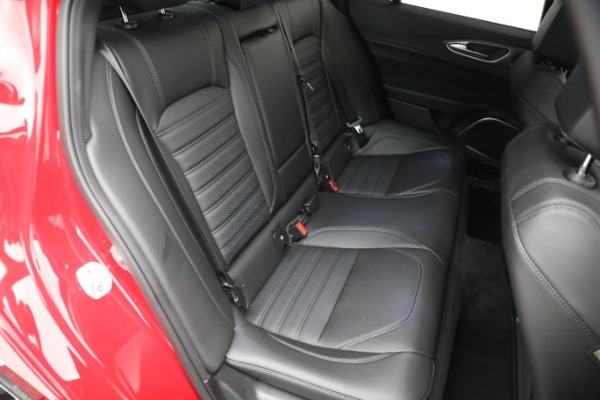 Used 2022 Alfa Romeo Giulia Veloce for sale $29,900 at Maserati of Westport in Westport CT 06880 22