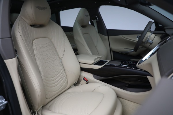 Used 2022 Aston Martin DBX for sale $227,646 at Maserati of Westport in Westport CT 06880 18