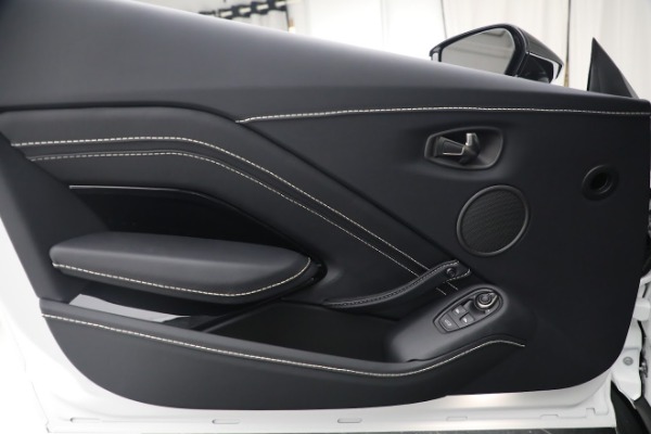 Used 2022 Aston Martin Vantage Coupe for sale $169,900 at Maserati of Westport in Westport CT 06880 16