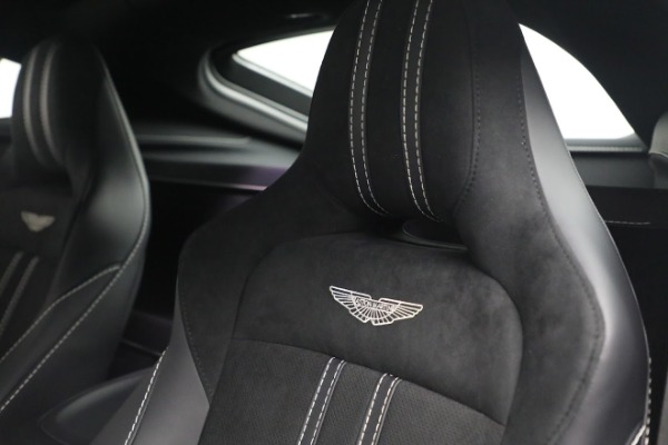 New 2022 Aston Martin Vantage Coupe for sale $185,716 at Maserati of Westport in Westport CT 06880 17