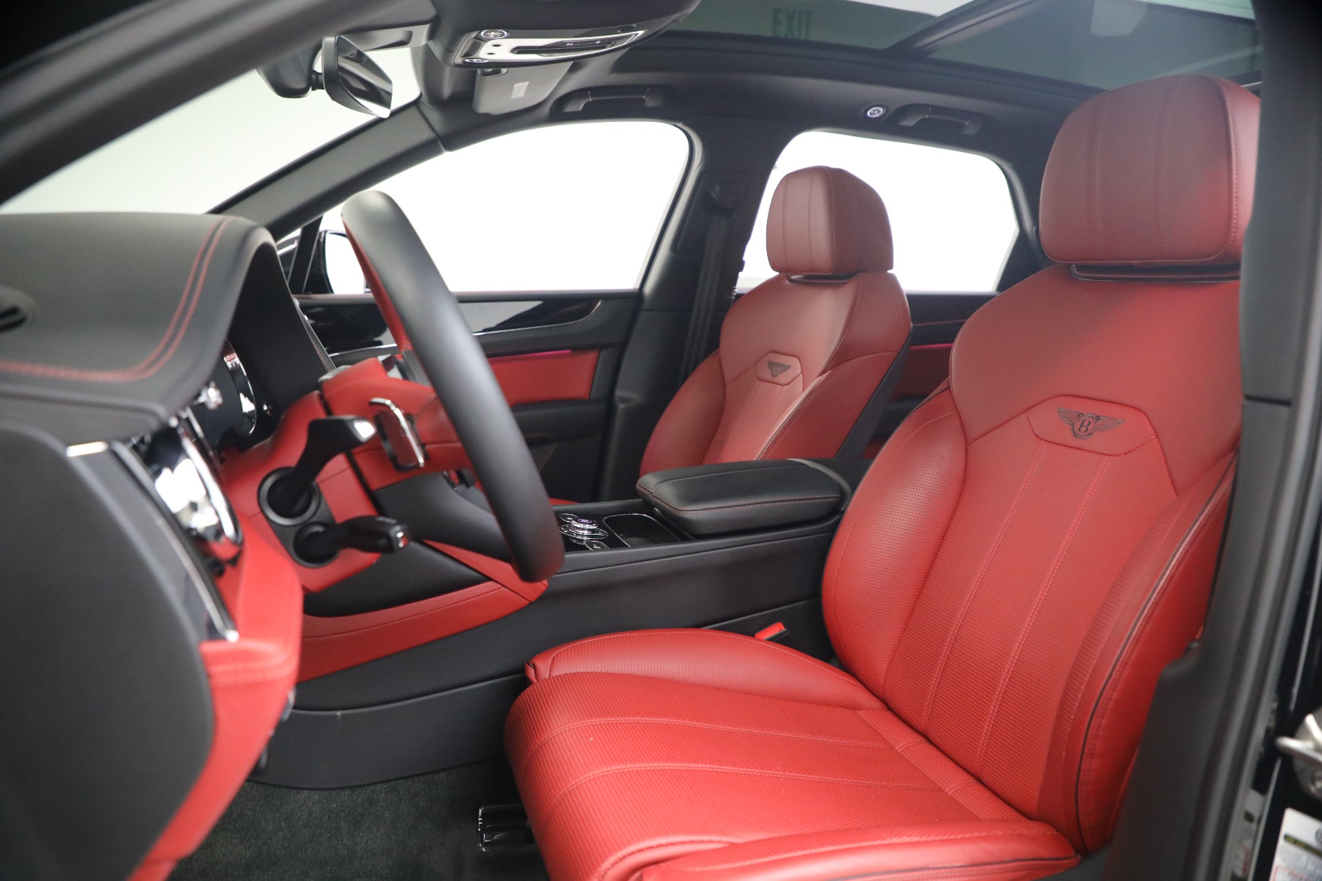 2022 Bentley Bentayga - Photo 21