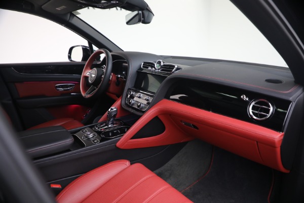 Used 2022 Bentley Bentayga V8 for sale $137,900 at Maserati of Westport in Westport CT 06880 26
