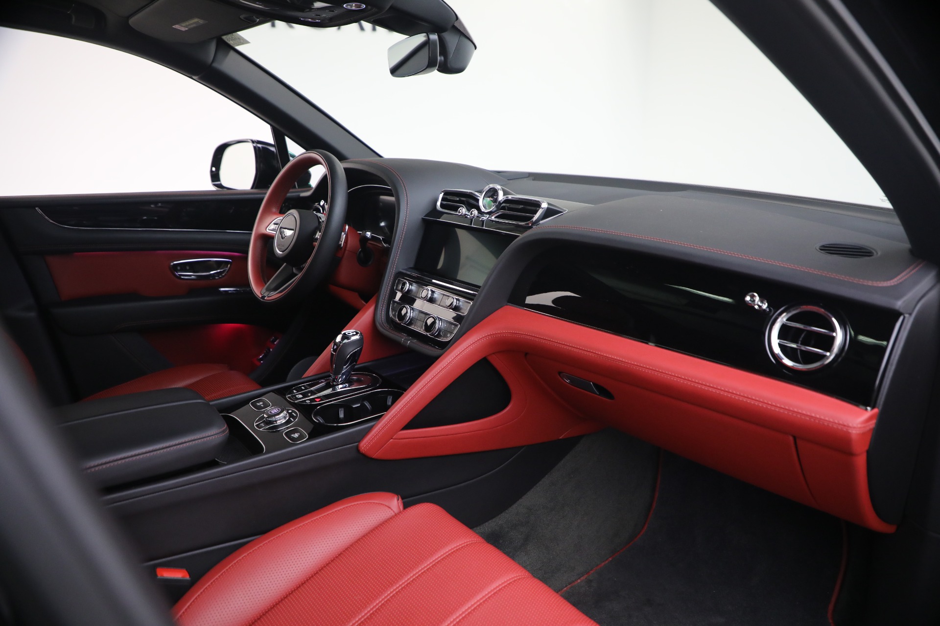 2022 Bentley Bentayga - Photo 26