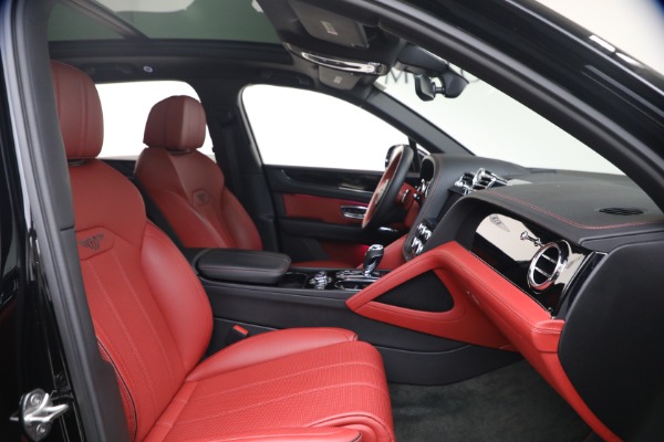 Used 2022 Bentley Bentayga V8 for sale $137,900 at Maserati of Westport in Westport CT 06880 27
