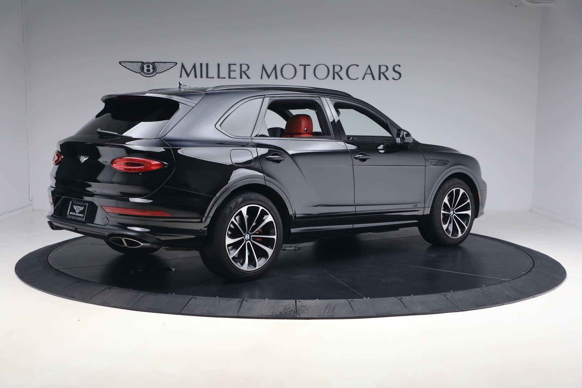 2022 Bentley Bentayga - Photo 8