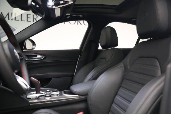 New 2023 Alfa Romeo Giulia Estrema for sale $55,610 at Maserati of Westport in Westport CT 06880 10