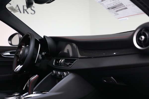 New 2023 Alfa Romeo Giulia Estrema for sale $55,610 at Maserati of Westport in Westport CT 06880 13