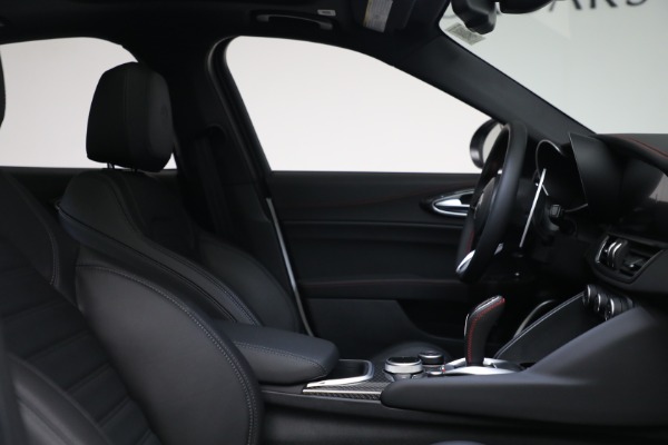 New 2023 Alfa Romeo Giulia Estrema for sale $55,610 at Maserati of Westport in Westport CT 06880 15