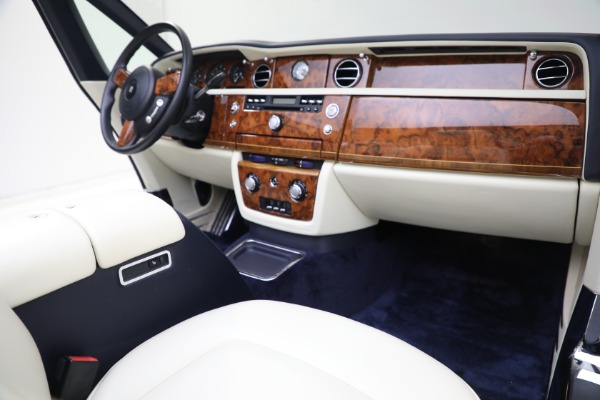 Used 2011 Rolls-Royce Phantom Drophead Coupe for sale Sold at Maserati of Westport in Westport CT 06880 24