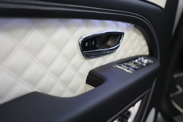 New 2023 Bentley Bentayga V8 Azure for sale $263,320 at Maserati of Westport in Westport CT 06880 27