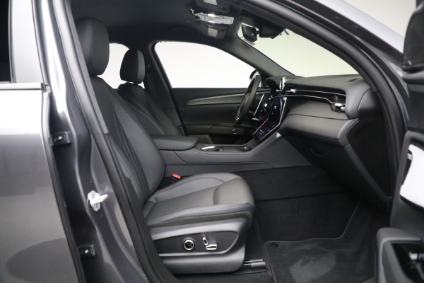 New 2023 Maserati Grecale GT for sale $68,995 at Maserati of Westport in Westport CT 06880 15