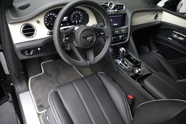 New 2023 Bentley Bentayga V8 for sale $238,470 at Maserati of Westport in Westport CT 06880 18