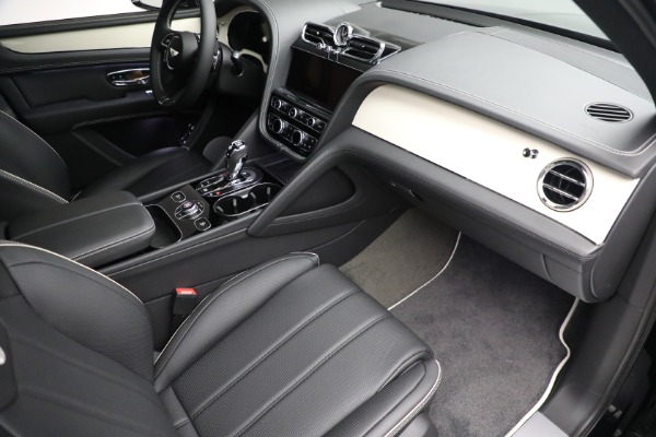 New 2023 Bentley Bentayga V8 for sale $238,470 at Maserati of Westport in Westport CT 06880 26