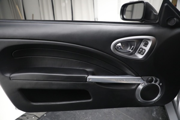 Used 2005 Aston Martin V12 Vanquish S for sale $199,900 at Maserati of Westport in Westport CT 06880 19