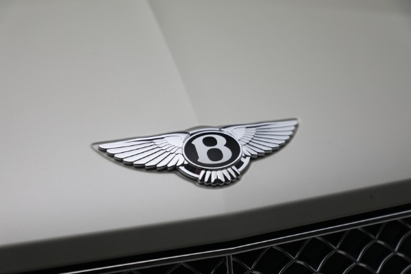 Used 2022 Bentley Bentayga V8 for sale Sold at Maserati of Westport in Westport CT 06880 16