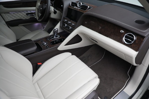 Used 2022 Bentley Bentayga V8 for sale $205,900 at Maserati of Westport in Westport CT 06880 26