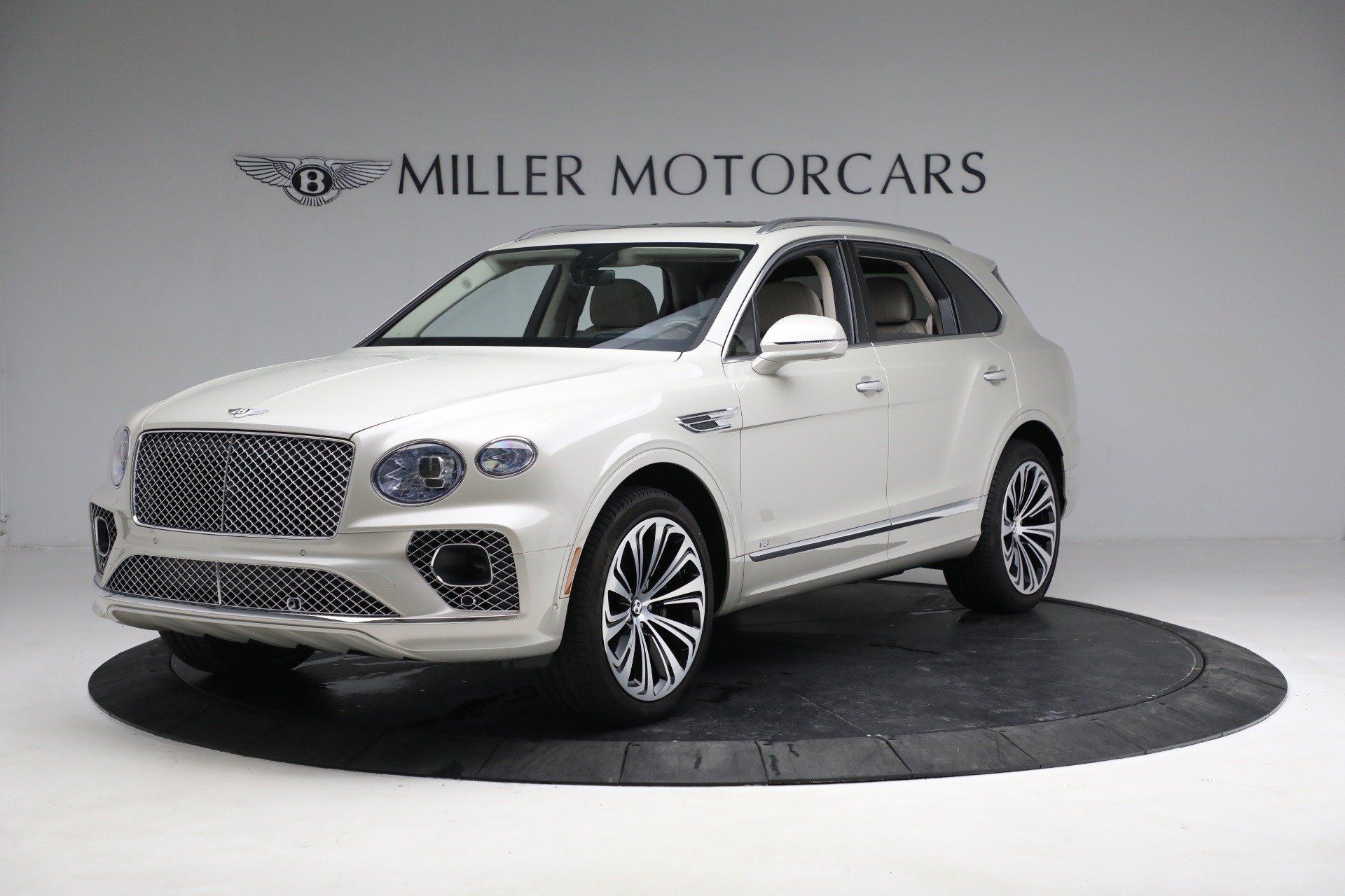 Used 2022 Bentley Bentayga V8 for sale $205,900 at Maserati of Westport in Westport CT 06880 1