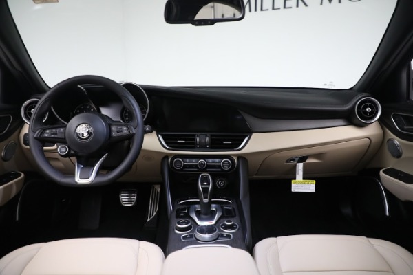 New 2023 Alfa Romeo Giulia Ti Lusso for sale $50,370 at Maserati of Westport in Westport CT 06880 24