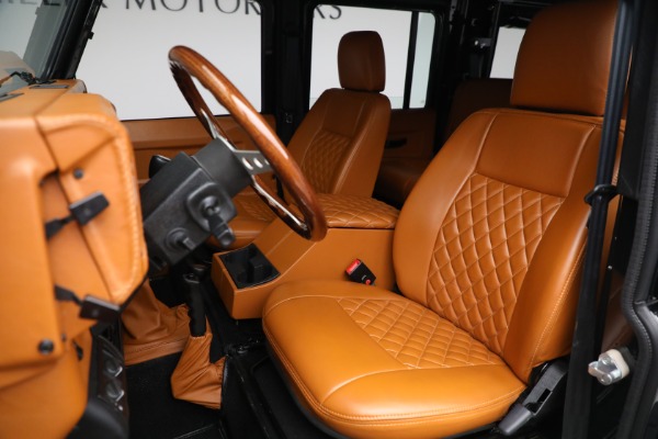 Used 1993 Land Rover Defender 110 for sale $195,900 at Maserati of Westport in Westport CT 06880 15