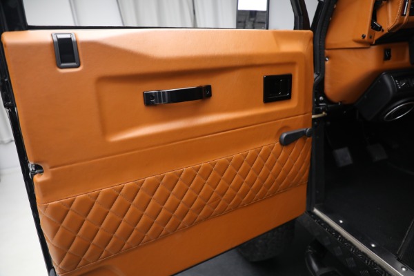 Used 1993 Land Rover Defender 110 for sale $195,900 at Maserati of Westport in Westport CT 06880 19