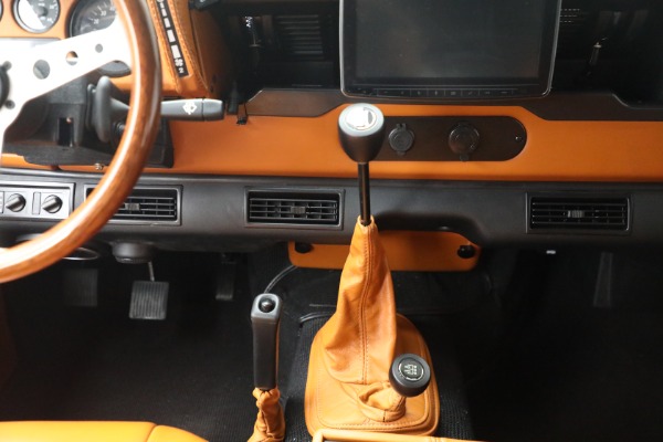 Used 1993 Land Rover Defender 110 for sale $195,900 at Maserati of Westport in Westport CT 06880 20