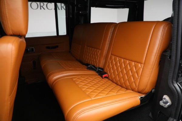 Used 1993 Land Rover Defender 110 for sale $195,900 at Maserati of Westport in Westport CT 06880 24
