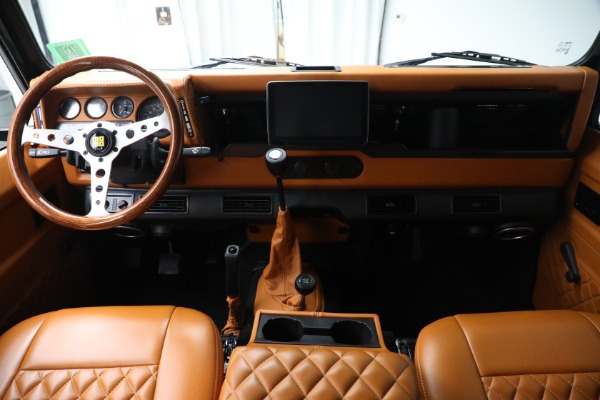 Used 1993 Land Rover Defender 110 for sale $195,900 at Maserati of Westport in Westport CT 06880 27