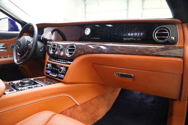 Used 2022 Rolls-Royce Ghost EWB for sale $345,900 at Maserati of Westport in Westport CT 06880 26