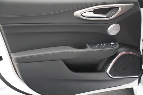 New 2023 Alfa Romeo Giulia Veloce for sale $53,085 at Maserati of Westport in Westport CT 06880 17