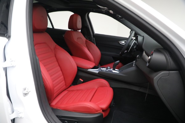 New 2023 Alfa Romeo Giulia Veloce for sale $53,085 at Maserati of Westport in Westport CT 06880 20