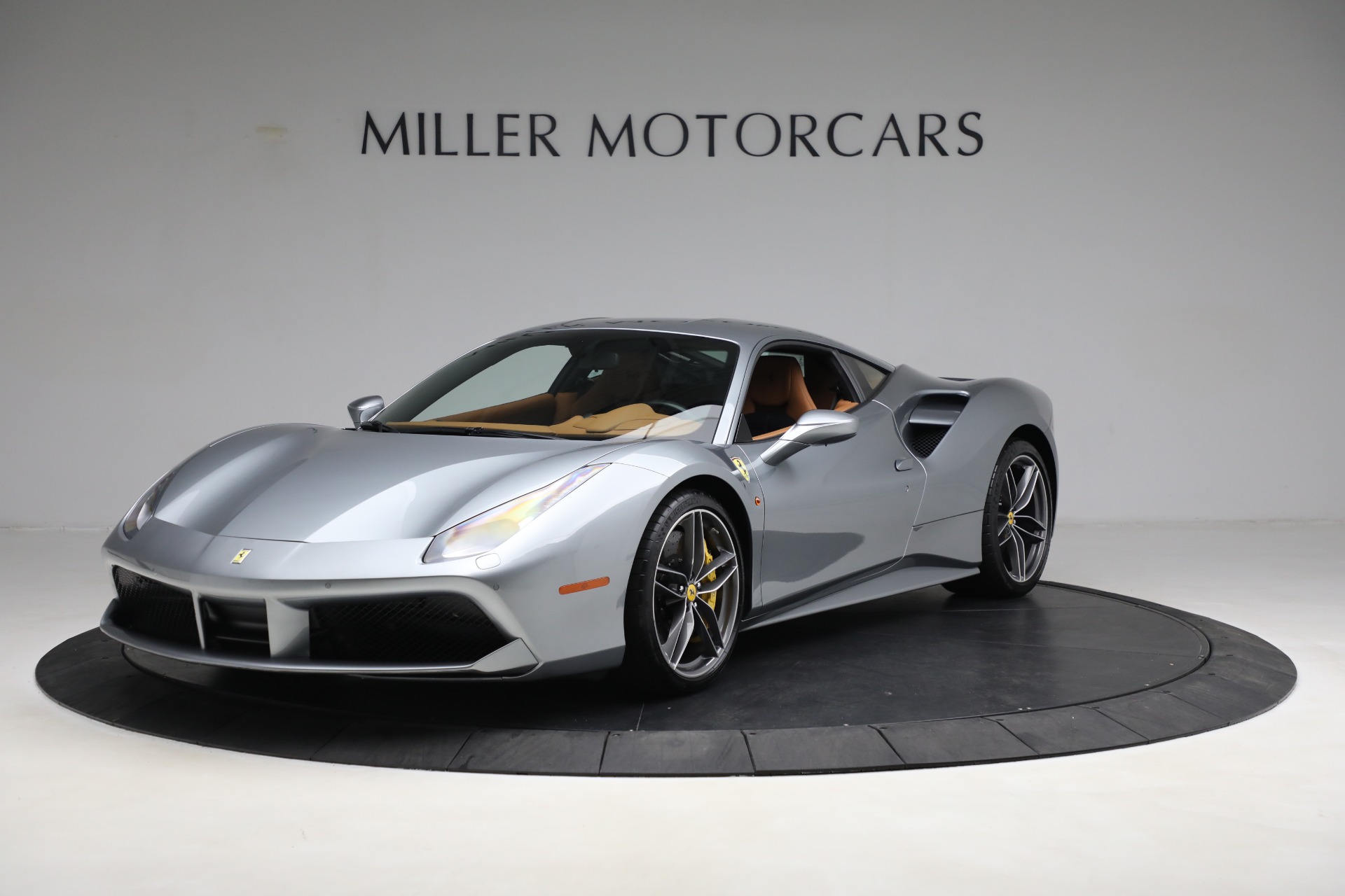 Used 2018 Ferrari 488 GTB for sale $294,900 at Maserati of Westport in Westport CT 06880 1