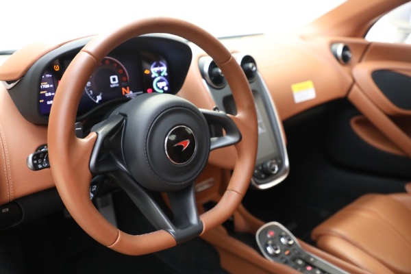 Used 2017 McLaren 570S for sale $164,900 at Maserati of Westport in Westport CT 06880 24