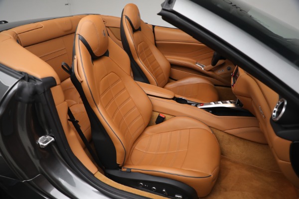 Used 2017 Ferrari California T for sale $151,900 at Maserati of Westport in Westport CT 06880 24