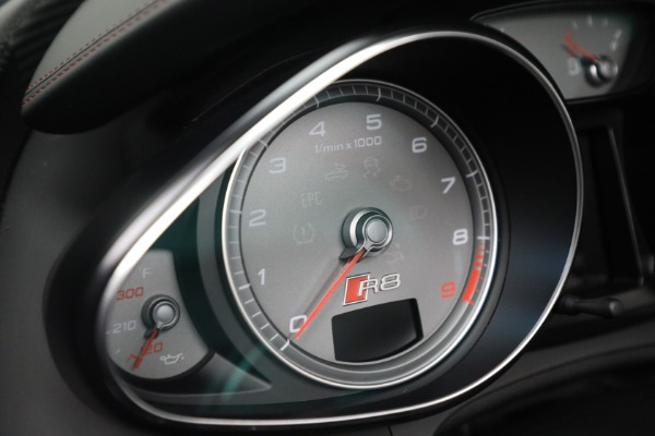 Used 2015 Audi R8 4.2 quattro Spyder for sale $149,900 at Maserati of Westport in Westport CT 06880 22
